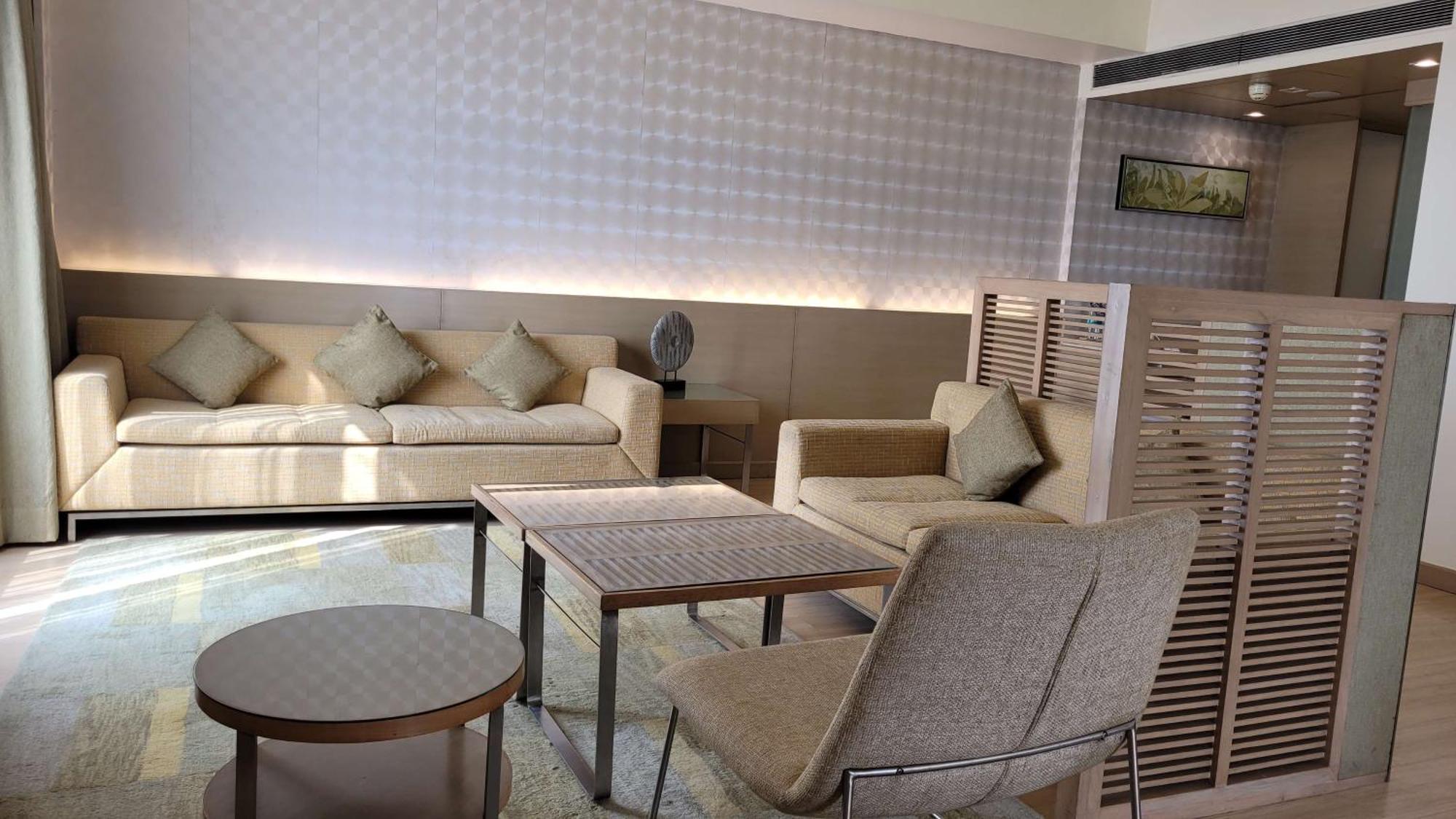 Radisson Blu Hotel, גרייטר נוידה מראה חיצוני תמונה The interior of the lounge