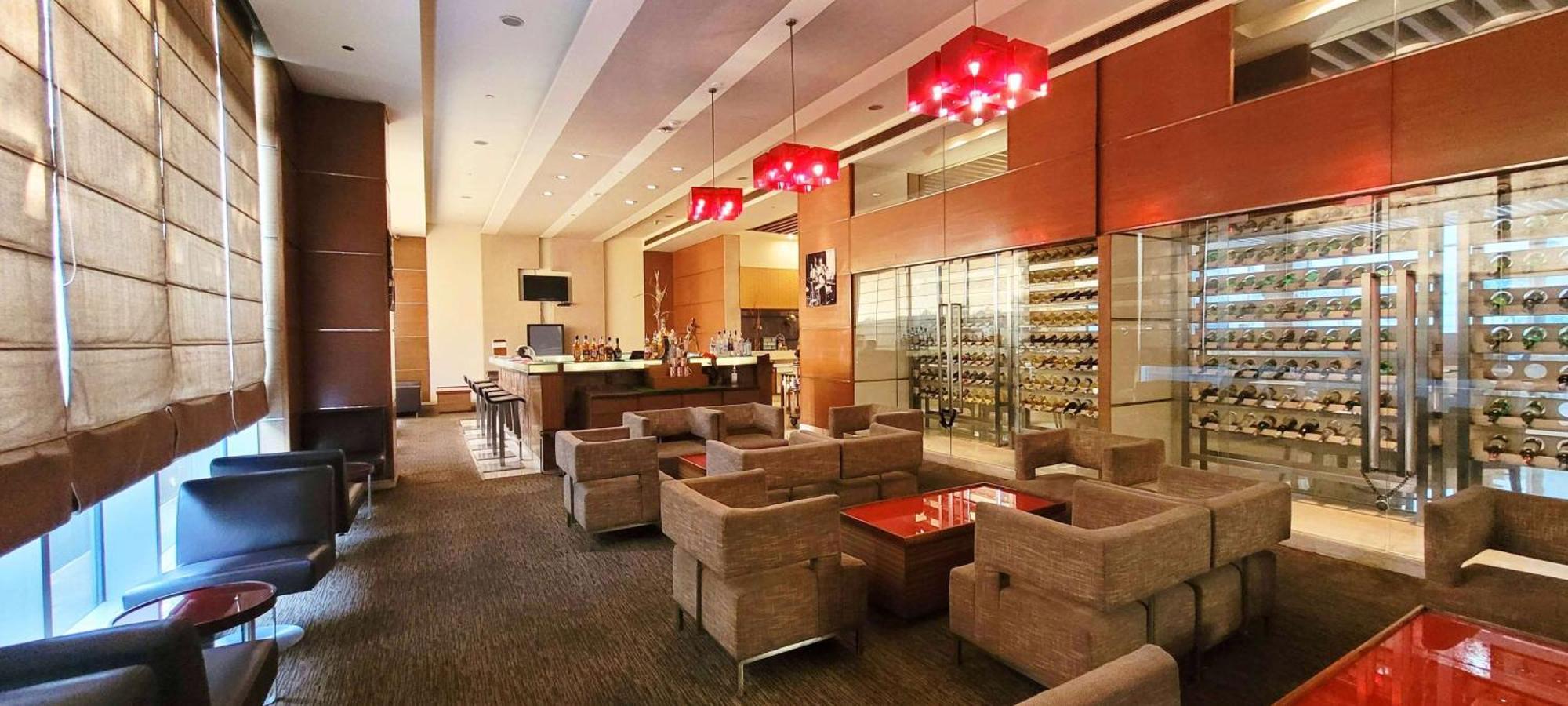 Radisson Blu Hotel, גרייטר נוידה מראה חיצוני תמונה The lounge at the airport