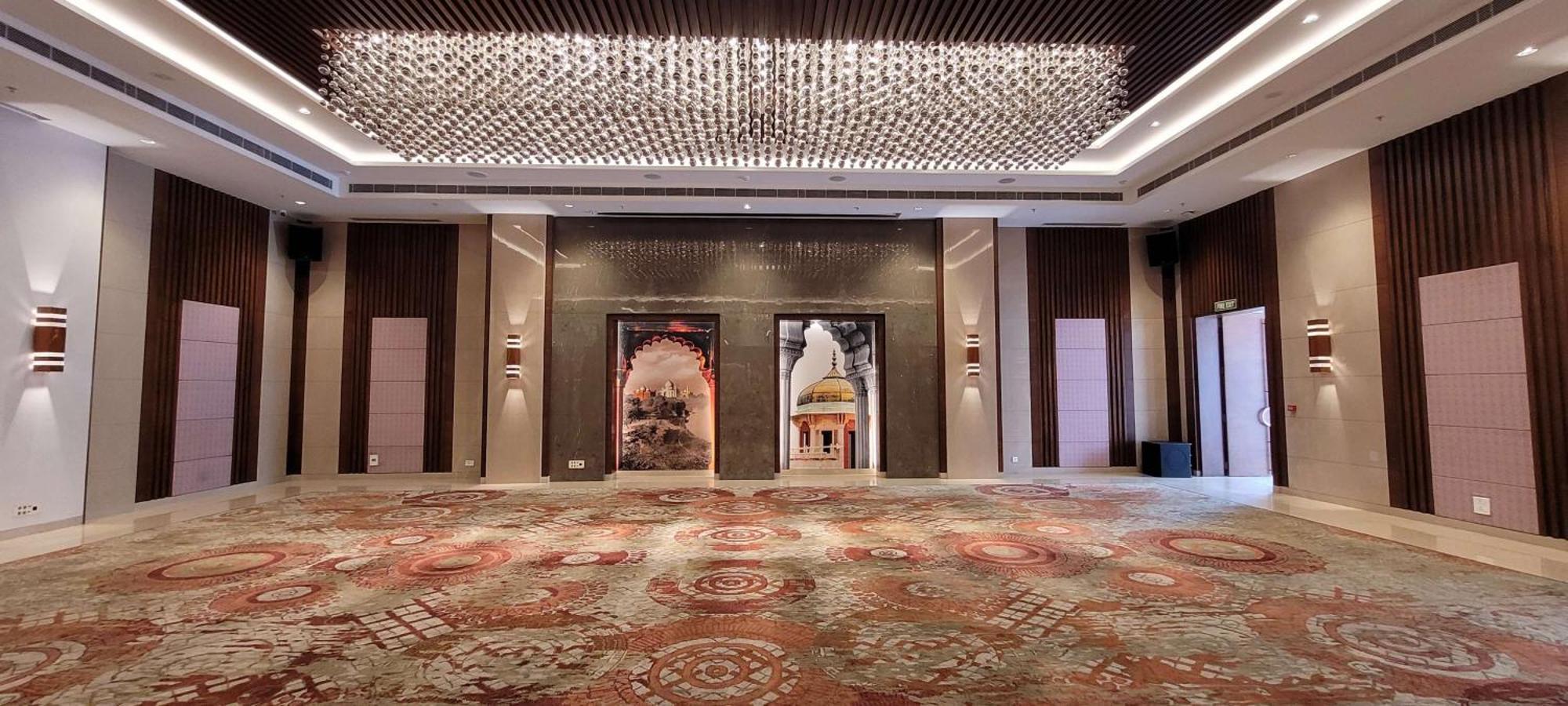 Radisson Blu Hotel, גרייטר נוידה מראה חיצוני תמונה The lobby of the hotel