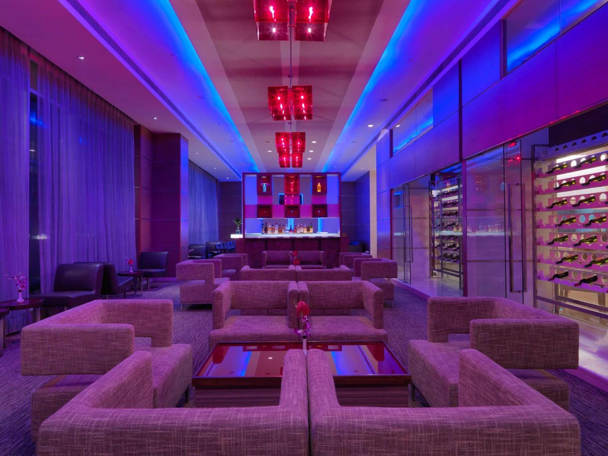 Radisson Blu Hotel, גרייטר נוידה מראה חיצוני תמונה The bar at the 101 lounge