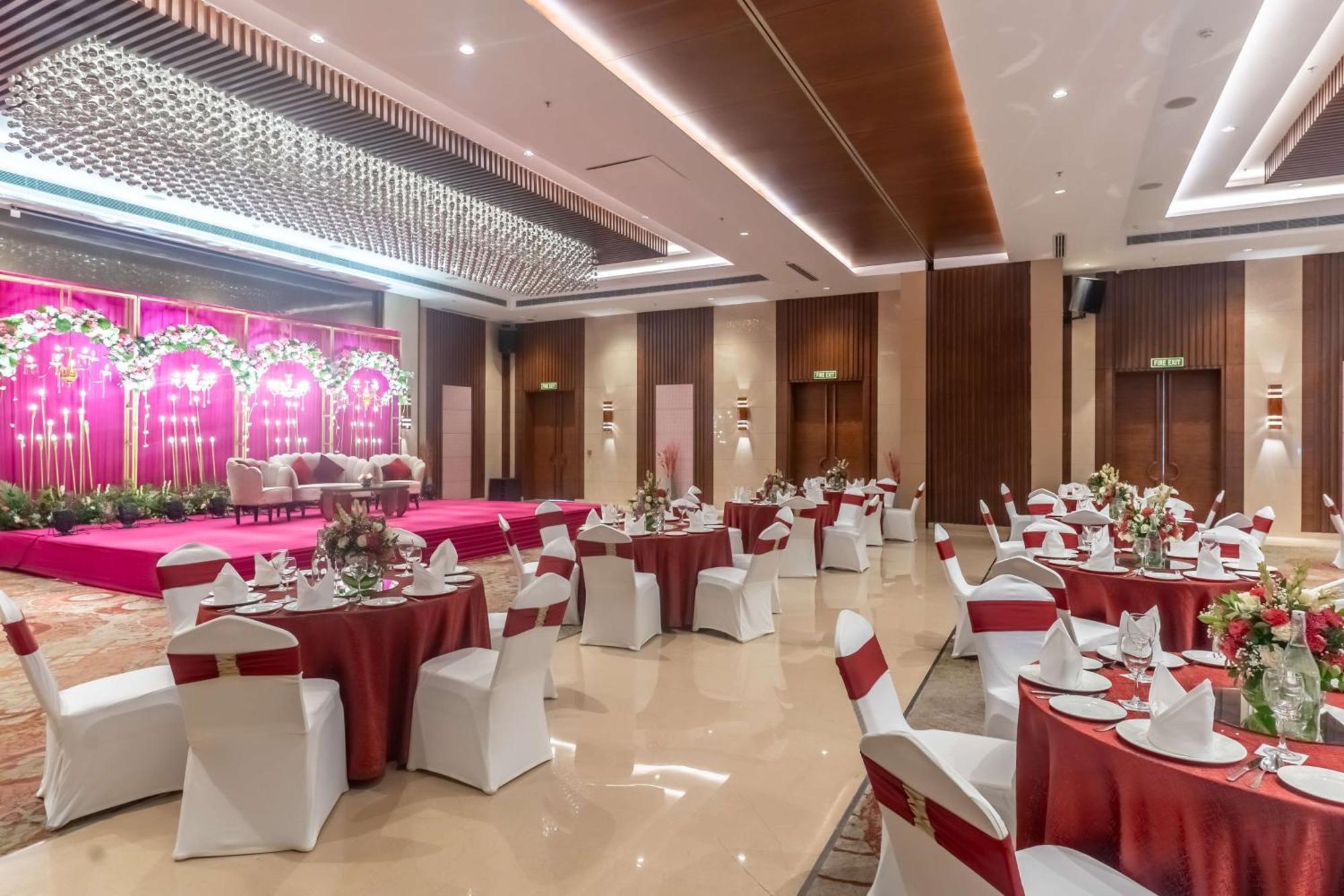 Radisson Blu Hotel, גרייטר נוידה מראה חיצוני תמונה The Grand Ballroom