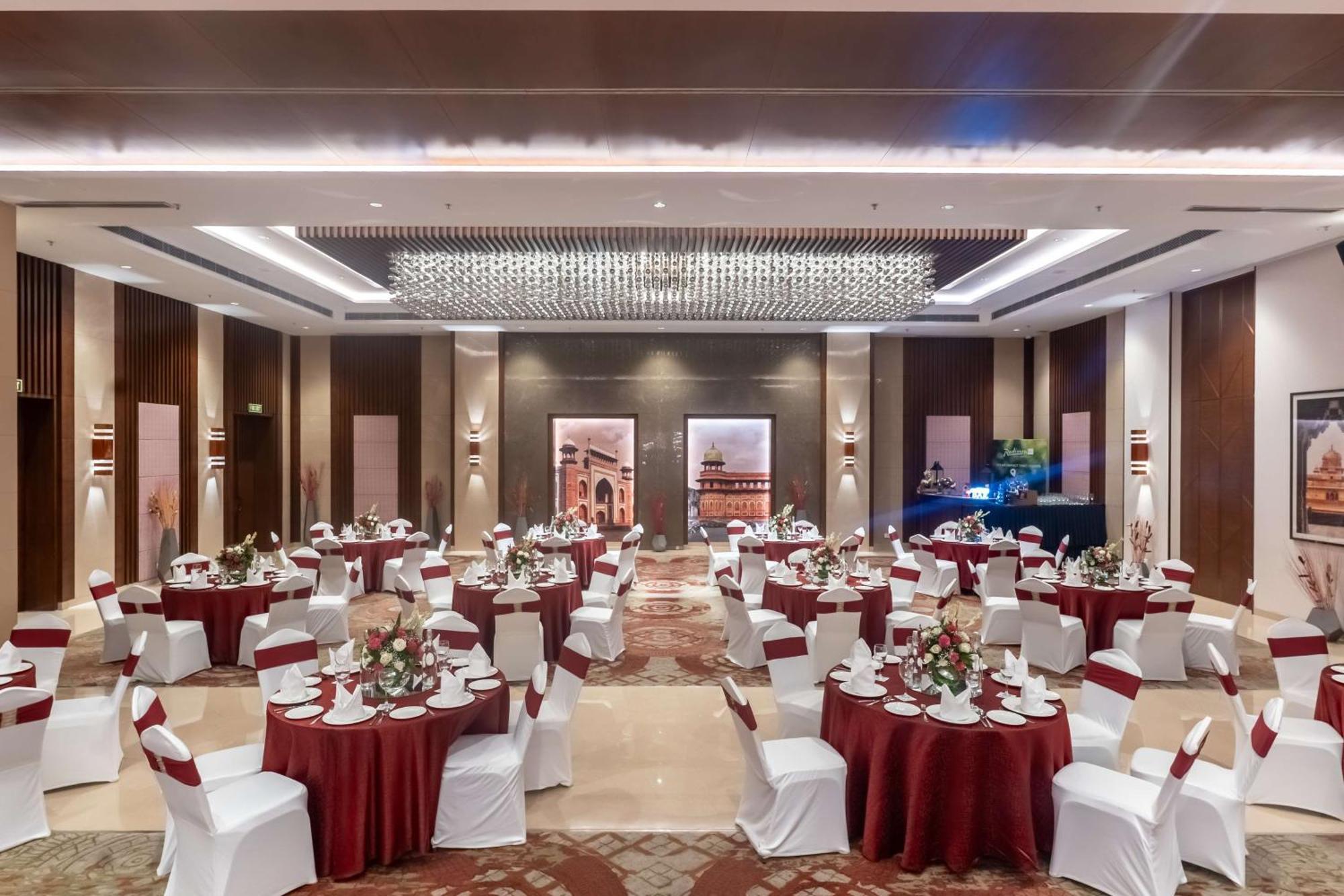 Radisson Blu Hotel, גרייטר נוידה מראה חיצוני תמונה The Grand Ballroom