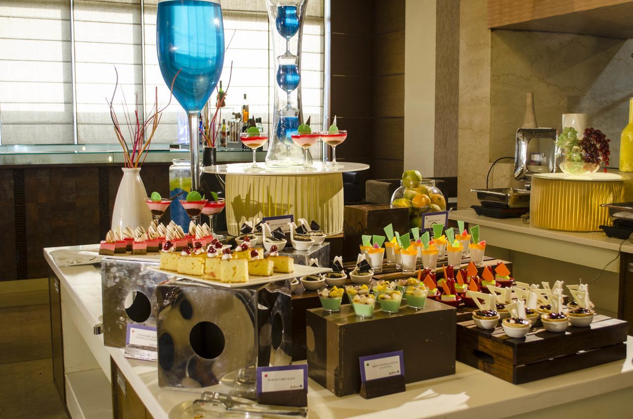 Radisson Blu Hotel, גרייטר נוידה מראה חיצוני תמונה A dessert buffet